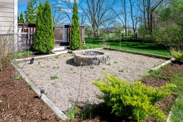 1325 Brentford Lane, Greenwood, IN 46143