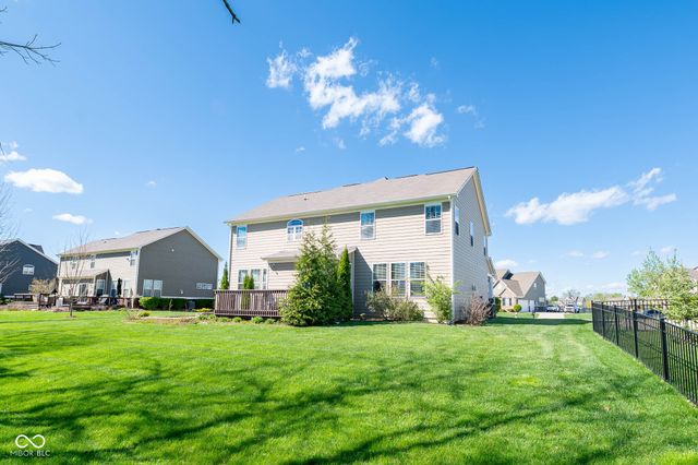 1325 Brentford Lane, Greenwood, IN 46143