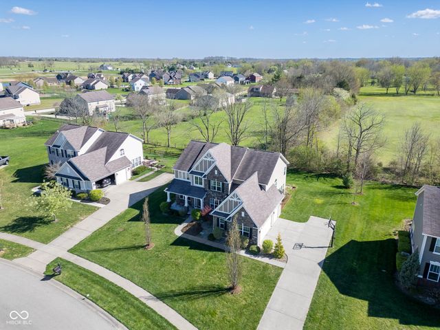 1325 Brentford Lane, Greenwood, IN 46143