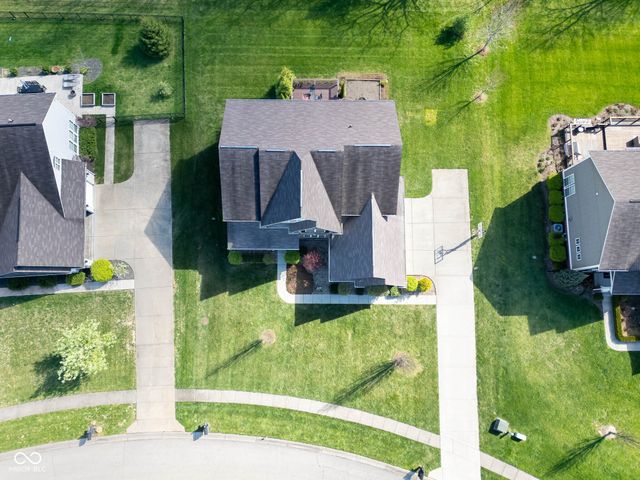 1325 Brentford Lane, Greenwood, IN 46143