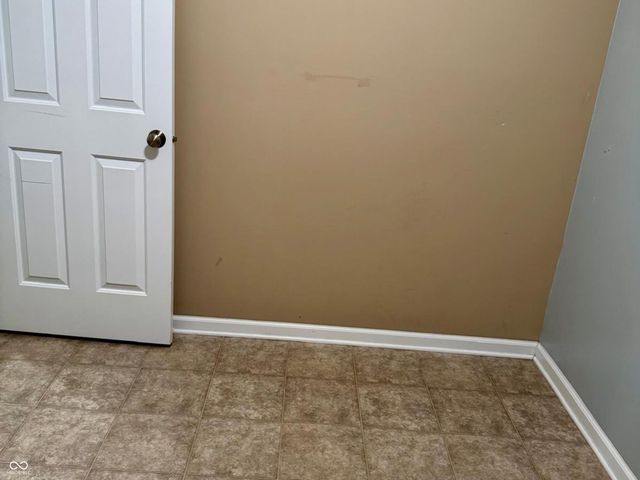 1325 Brentford Lane, Greenwood, IN 46143