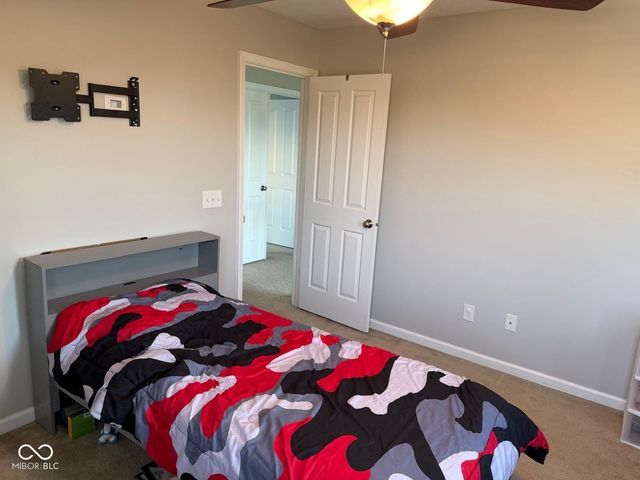 1325 Brentford Lane, Greenwood, IN 46143