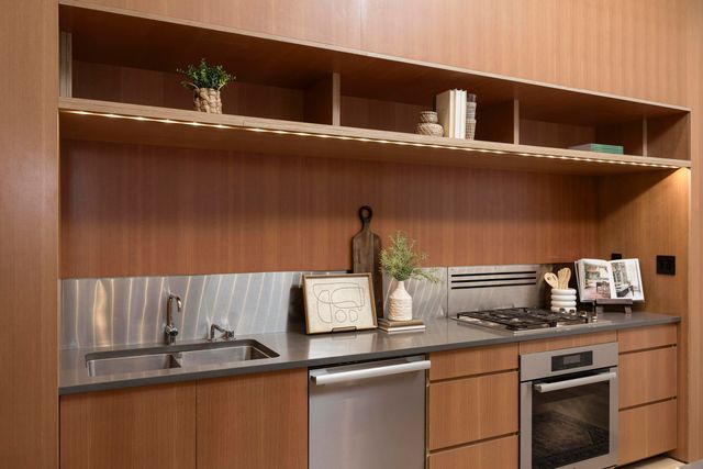 55 E Main Street Street 204, Chattanooga, TN 37408