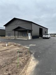 9367 County Rd, Clarence, NY 14032