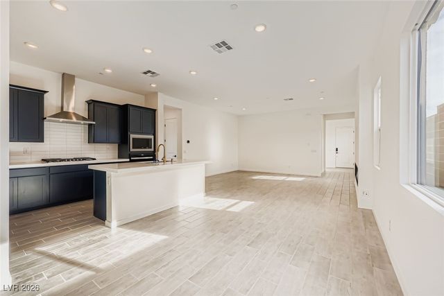 135 Tropea Shore Drive, Henderson, NV 89011