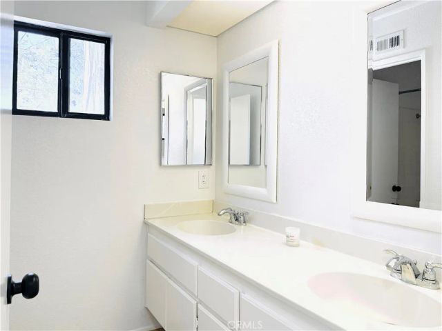 1160 Via Ravenna, Redlands, CA 92374