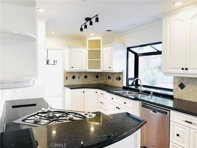 1160 Via Ravenna, Redlands, CA 92374