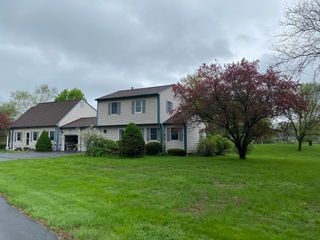 14 Plain Rd E B, Deerfield, MA 01373