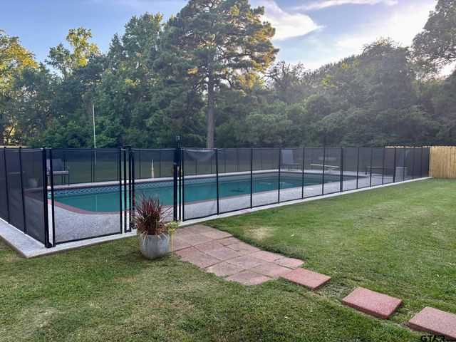 10401 County Road 137, Flint, TX 75762