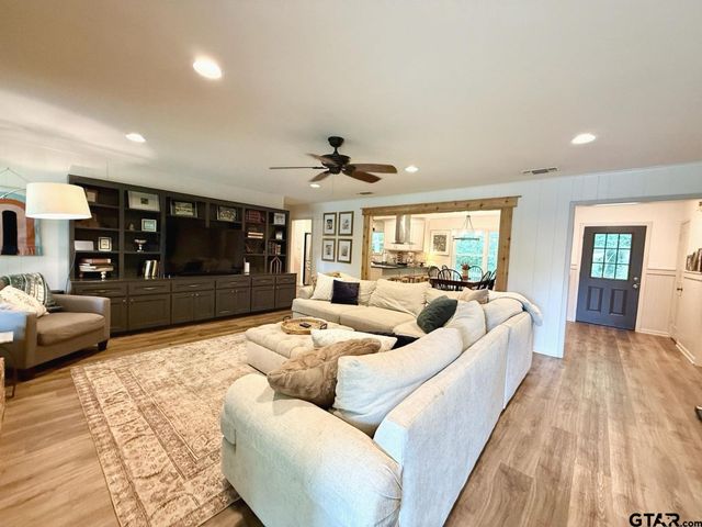 10401 County Road 137, Flint, TX 75762