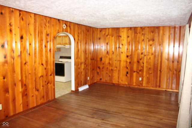 10327 Old National Road, Indianapolis, IN 46231