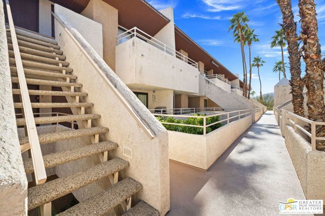 470 S Calle Encilia B15, Palm Springs, CA 92262