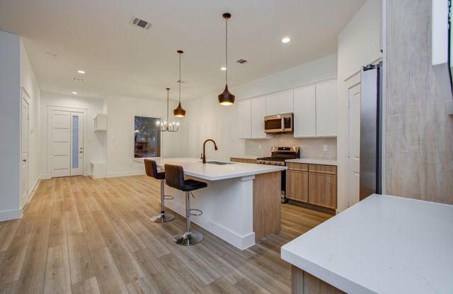 606 4th Street, Humble, TX 77338