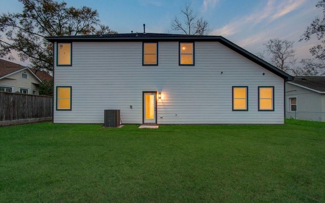 606 4th Street, Humble, TX 77338