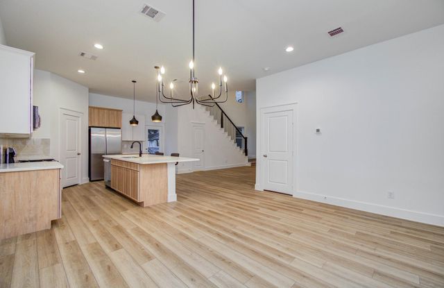 606 4th Street, Humble, TX 77338