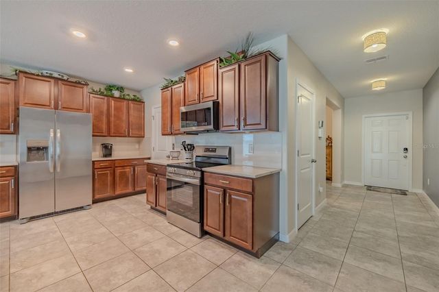 16712 MYRTLE SAND DRIVE, Wimauma, FL 33598