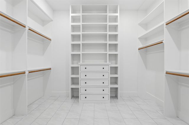 218 Avenue Of Oaks Street, Houston, TX 77009