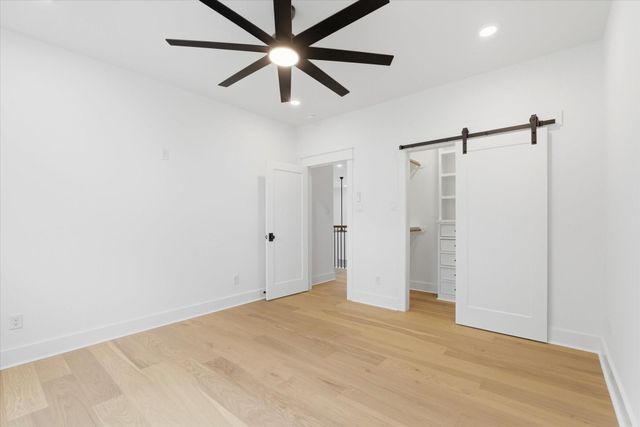 218 Avenue Of Oaks Street, Houston, TX 77009