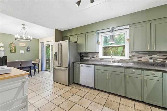 308 S Cardinal Drive, Olathe, KS 66062
