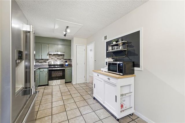 308 S Cardinal Drive, Olathe, KS 66062