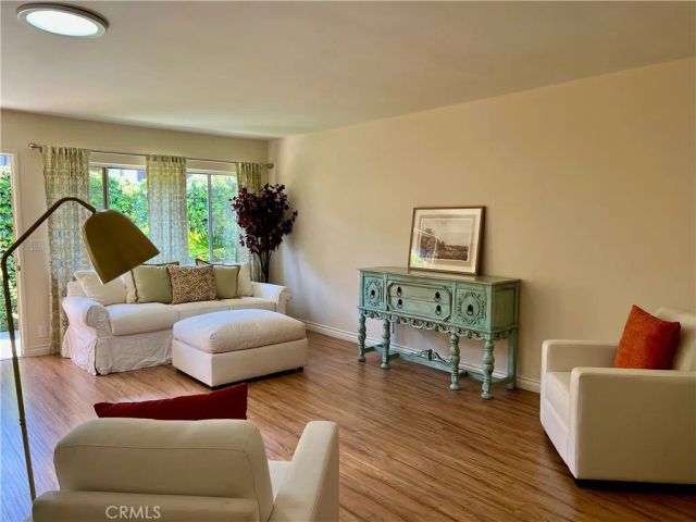 228 W Lemon B, Monrovia, CA 91016