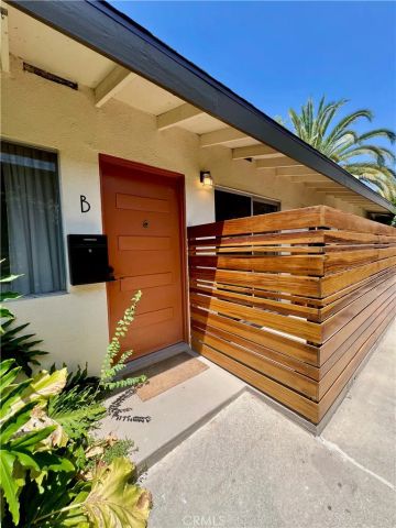 228 W Lemon B, Monrovia, CA 91016