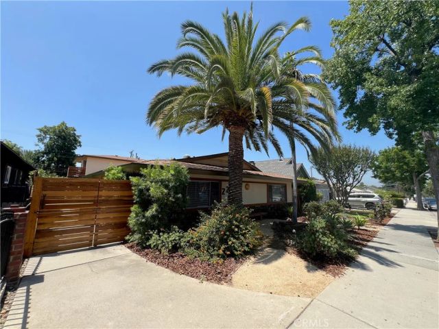 228 W Lemon B, Monrovia, CA 91016