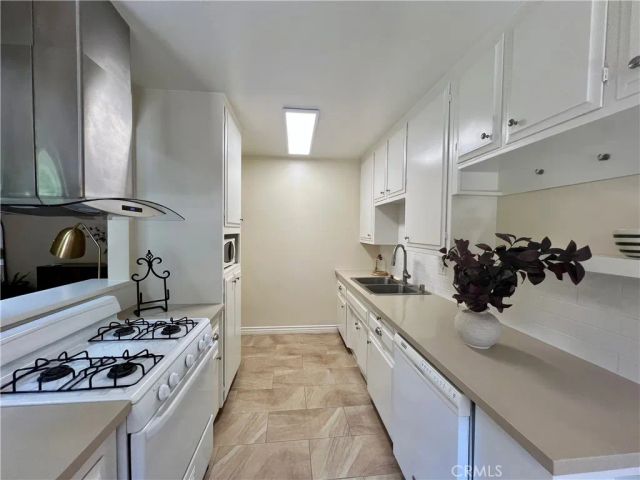 228 W Lemon B, Monrovia, CA 91016