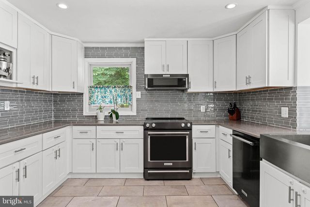 1162 DEWITT RD, Wayne, PA 19087