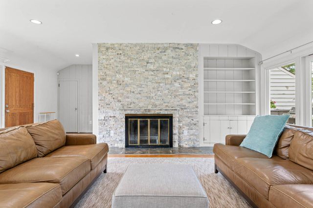 1162 DEWITT RD, Wayne, PA 19087
