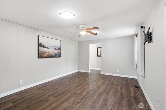 555 Adrian Court, Fairborn, OH 45324