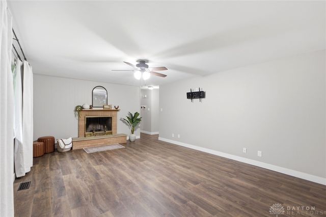 555 Adrian Court, Fairborn, OH 45324