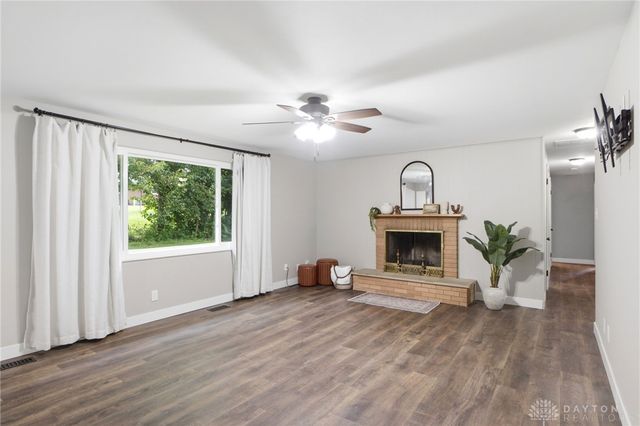 555 Adrian Court, Fairborn, OH 45324