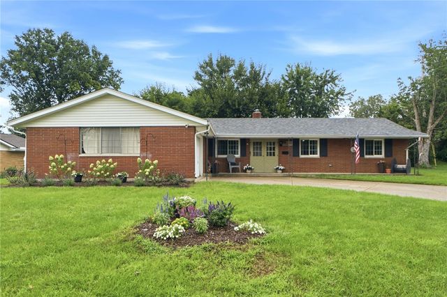 555 Adrian Court, Fairborn, OH 45324