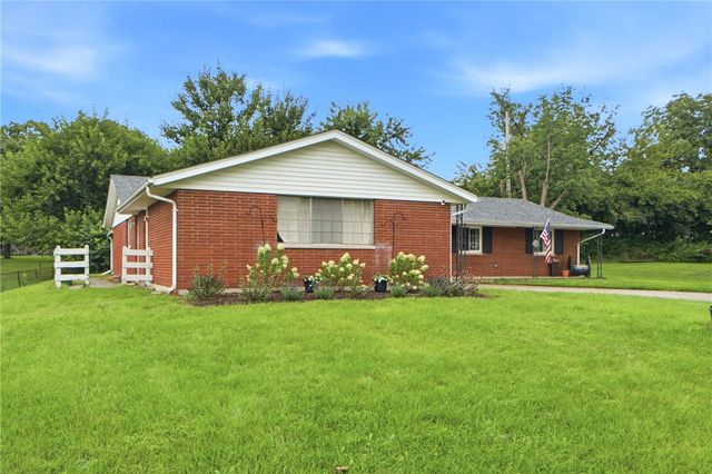 555 Adrian Court, Fairborn, OH 45324