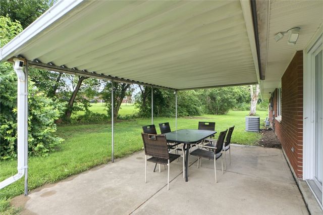555 Adrian Court, Fairborn, OH 45324