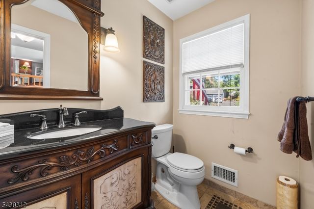 4 Gregmar Ct, Florham Park Boro, NJ 07932