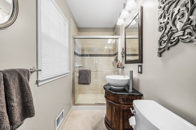 4 Gregmar Ct, Florham Park Boro, NJ 07932