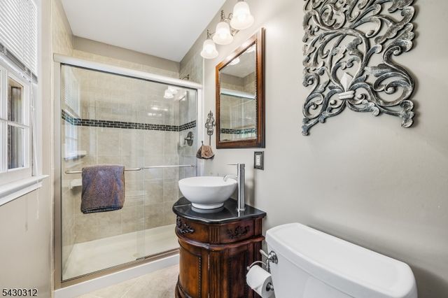 4 Gregmar Ct, Florham Park Boro, NJ 07932