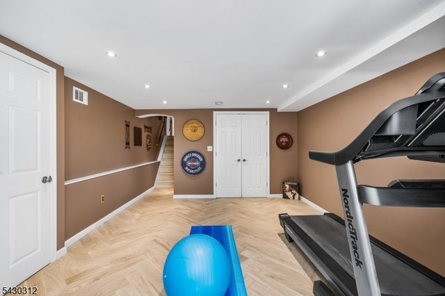 4 Gregmar Ct, Florham Park Boro, NJ 07932