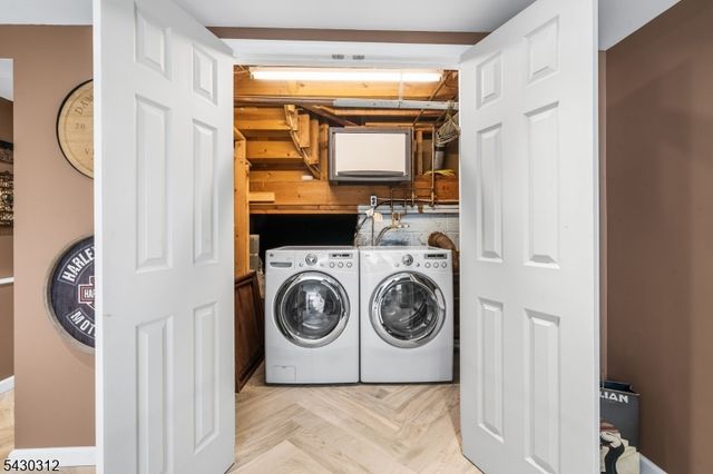 4 Gregmar Ct, Florham Park Boro, NJ 07932