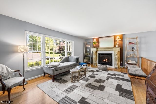 4 Gregmar Ct, Florham Park Boro, NJ 07932