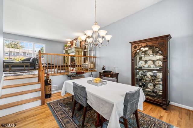 4 Gregmar Ct, Florham Park Boro, NJ 07932