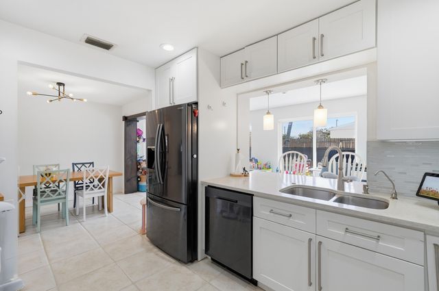 7520 SW 1st Street, Margate, FL 33068