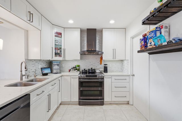 7520 SW 1st Street, Margate, FL 33068