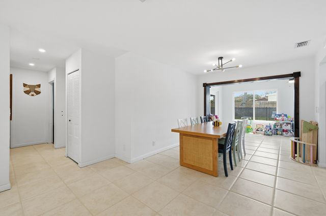 7520 SW 1st Street, Margate, FL 33068