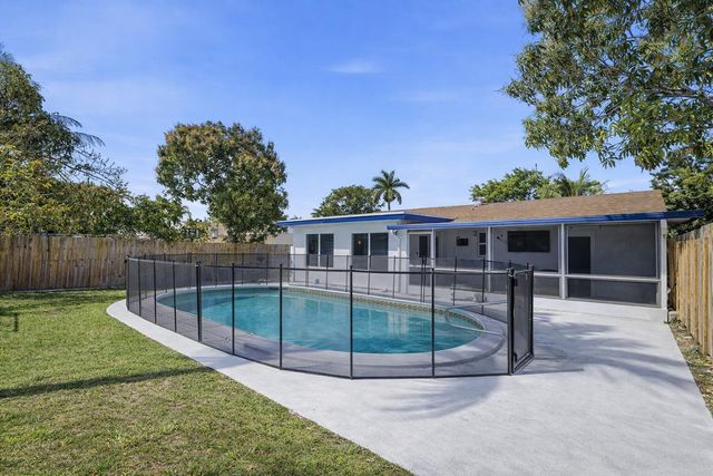 7520 SW 1st Street, Margate, FL 33068