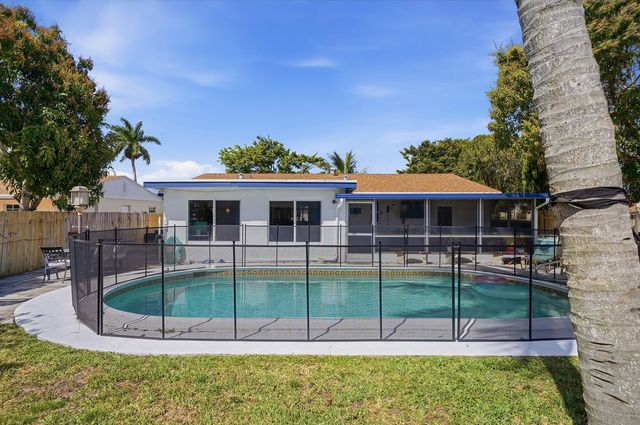 7520 SW 1st Street, Margate, FL 33068