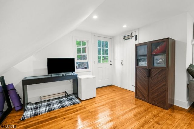 37 Brookville Hollow Rd, Delaware Twp., NJ 08559