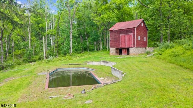 37 Brookville Hollow Rd, Delaware Twp., NJ 08559